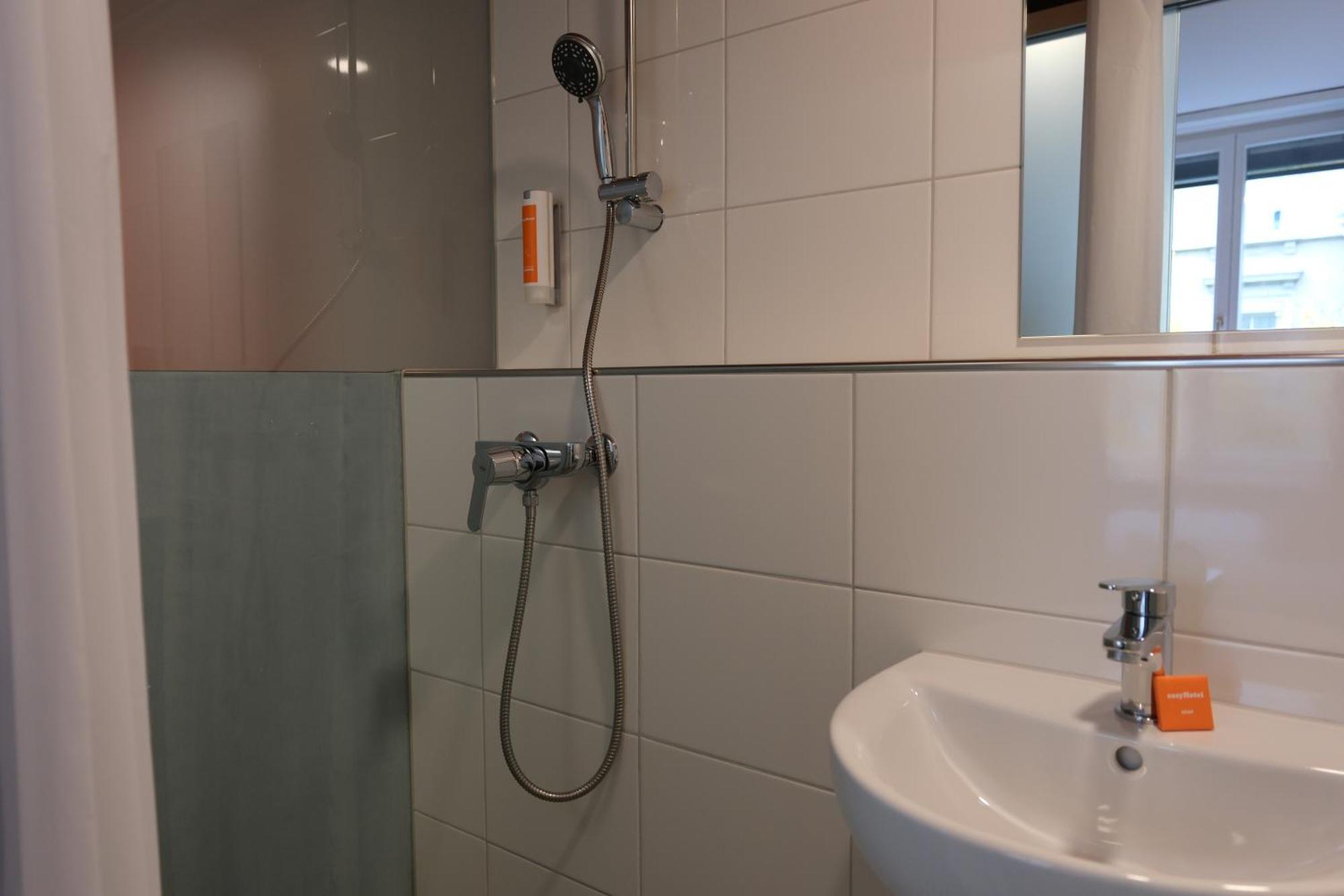 Easyhotel Zuerich Main Station 客房 照片