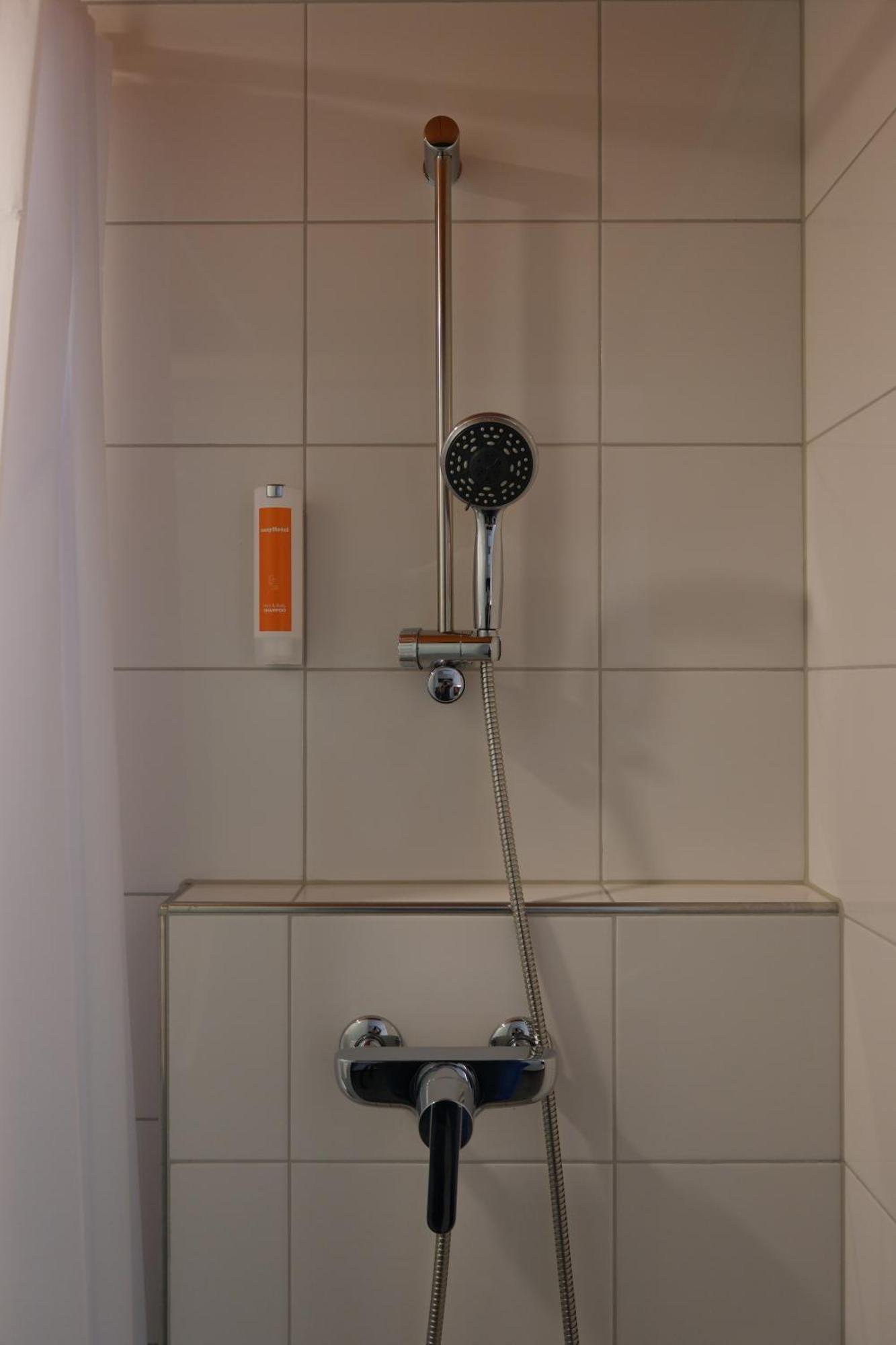Easyhotel Zuerich Main Station 客房 照片