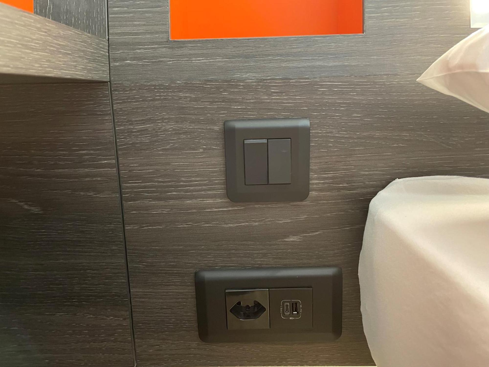 Easyhotel Zuerich Main Station 客房 照片