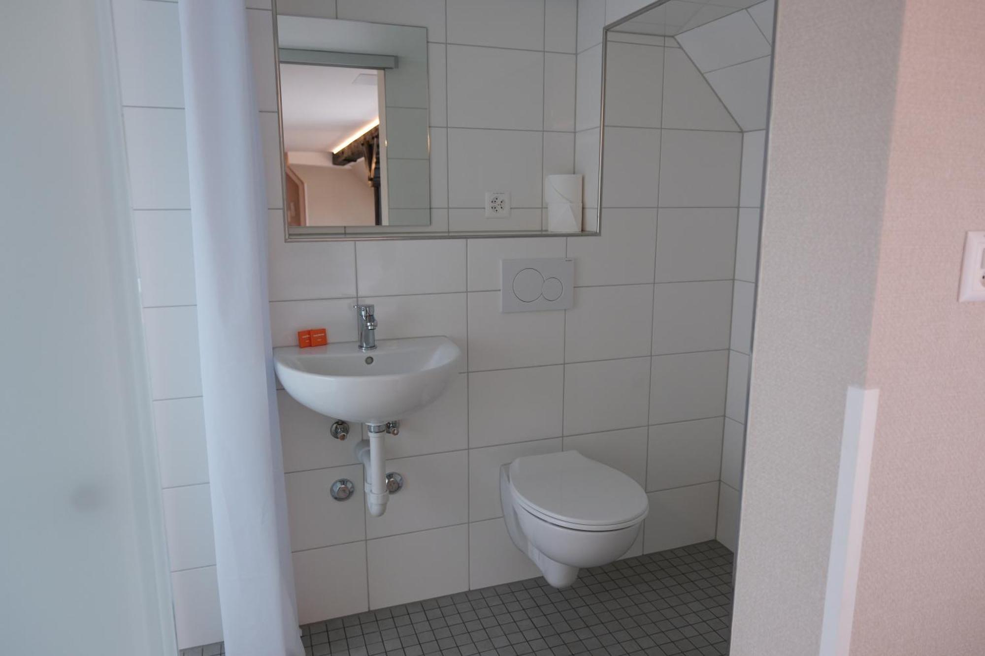 Easyhotel Zuerich Main Station 外观 照片