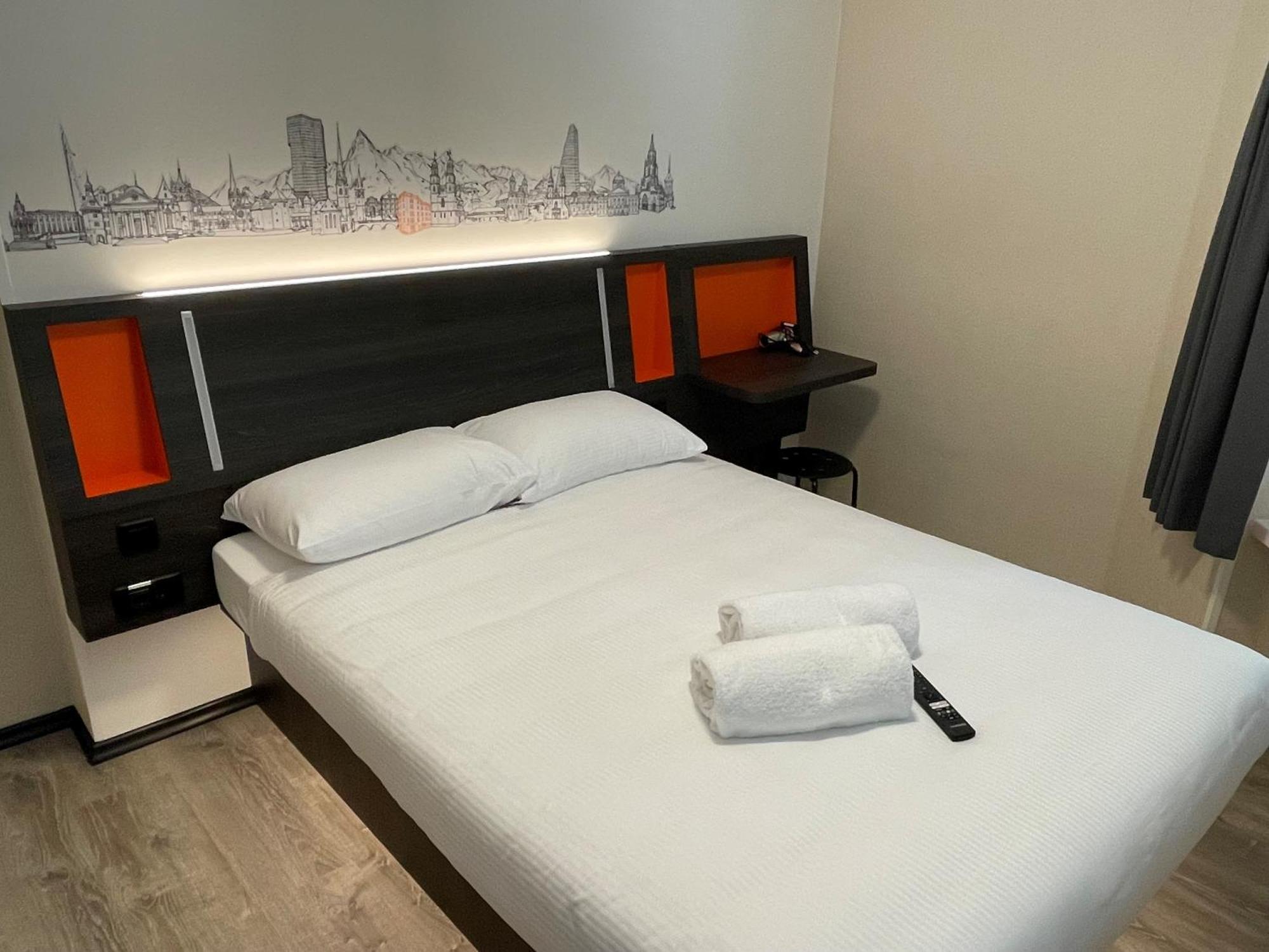 Easyhotel Zuerich Main Station 外观 照片